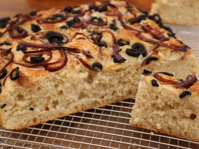 Focaccia með rauðlauk